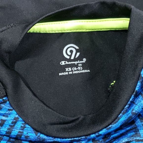 Champion 🎯 Boy's Size 4/5 - Picture 2 of 3